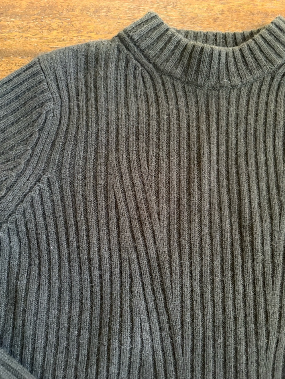 VINCE Ribbed Wool & Cashmere Mock Neck Sweater Size Small Olive Green MSRP $365 - Picture 4 of 9